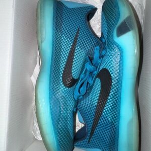 Nike Teal and Black Mesh Sneakers
